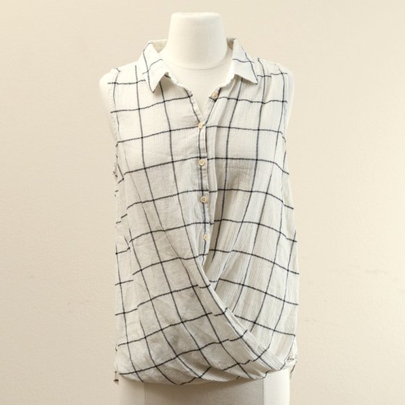 Isabella Sinclair Ingram Wrap Top - Picture 4 of 10